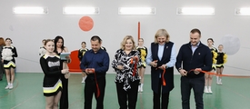 Группа ОМК отремонтировала один из крупнейших спортзалов в челябинском Новосинеглазове